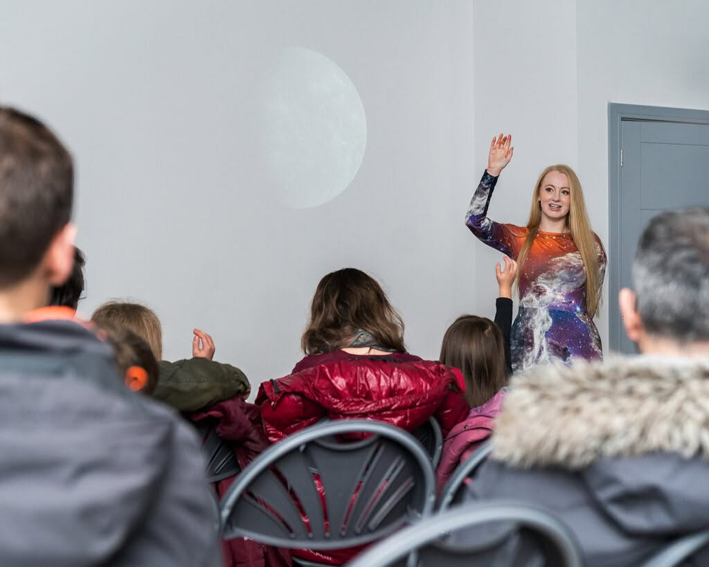 dr sarah crick running a space themed workshop